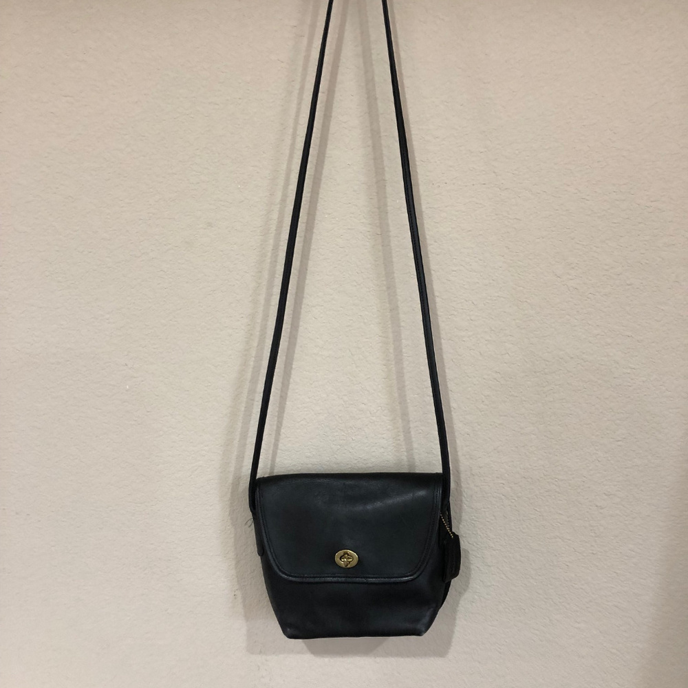 Vintage Cross BodyAll Leather Coach Small Handbag
